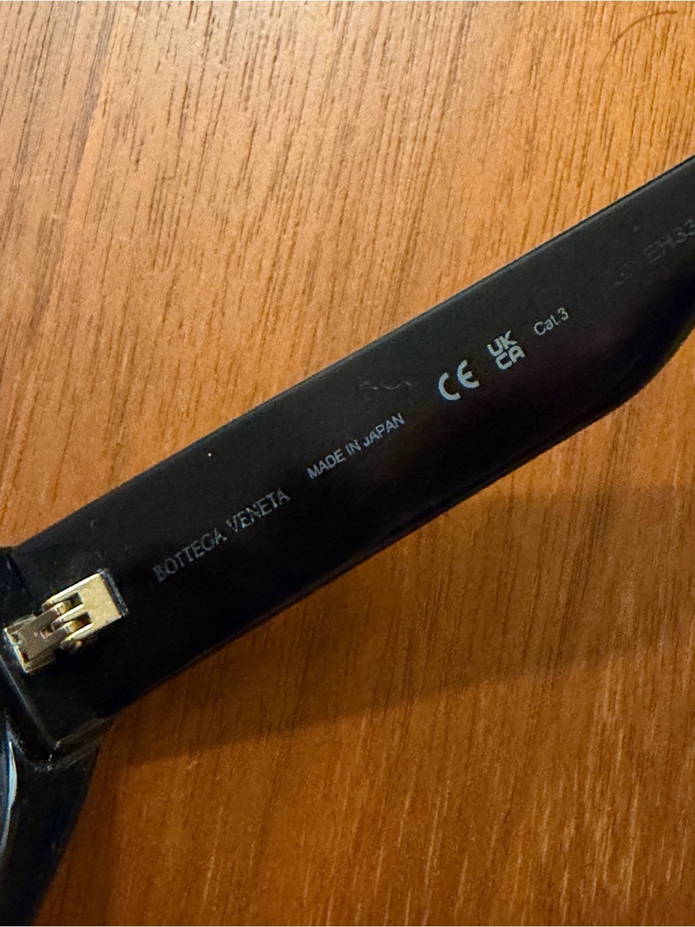 Bottega Veneta Black Sunglasses with Gold Details - Picture 5 of 6